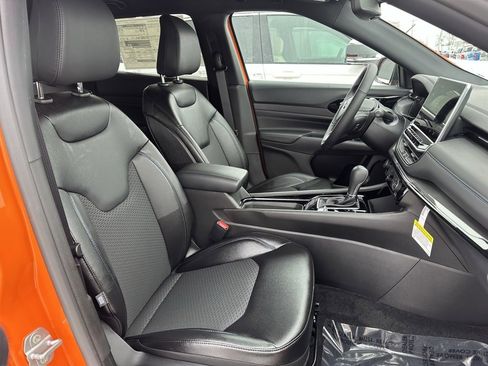 New 2026 Jeep Compass Latitude image 12