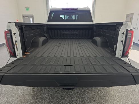 Used 2024 GMC Sierra 2500 AT4X image 22