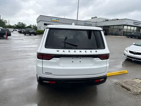 Used 2022 Jeep Wagoneer Series II AWD/4WD image 11