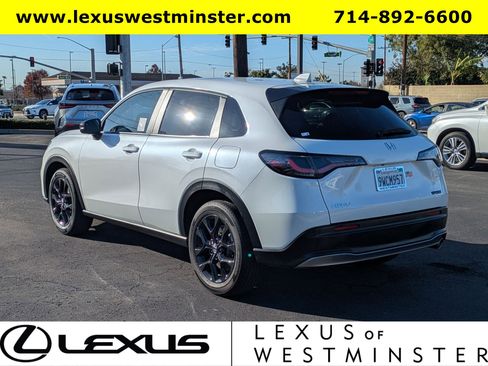 Used 2025 Honda HR-V Sport image 11