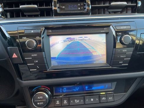 Used 2015 Toyota Corolla S image 12