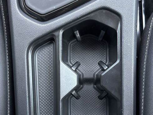 Used 2024 Volkswagen Taos SE image 28