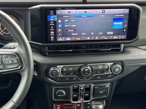Used 2025 Jeep Gladiator Mojave w/ Convenience Group AWD/4WD image 28