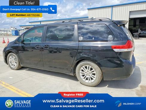 Used 2012 Toyota Sienna XLE image 3