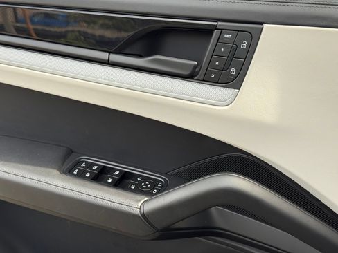 Certified 2024 Porsche Cayenne S AWD/4WD image 28