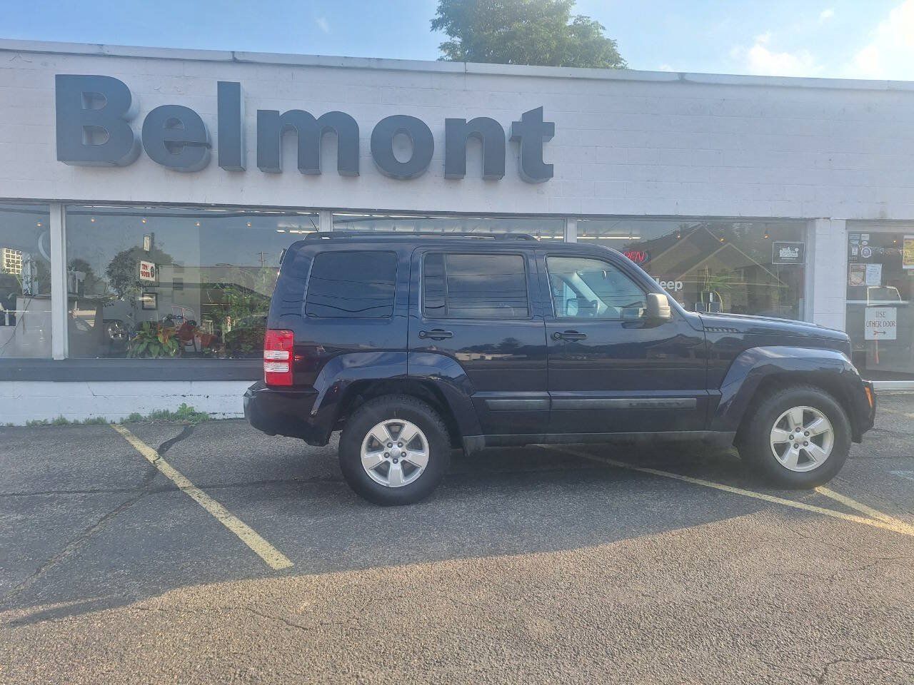 Used 2012 Jeep Liberty Sport w/ Popular Equipment Group AWD/4WD image 2