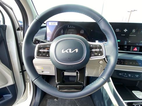 New 2026 Kia Carnival EX image 16