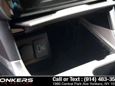 Used 2023 Ford Explorer Limited image 46