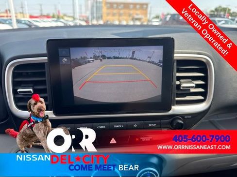 Used 2025 Hyundai Venue SEL FWD image 23