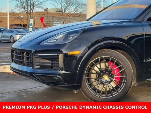 Used 2022 Porsche Cayenne GTS image 2