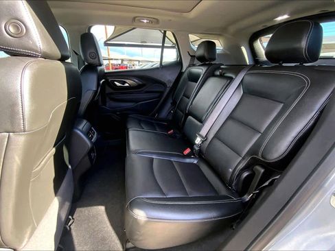 Used 2024 GMC Terrain SLT w/ Infotainment Package II image 19