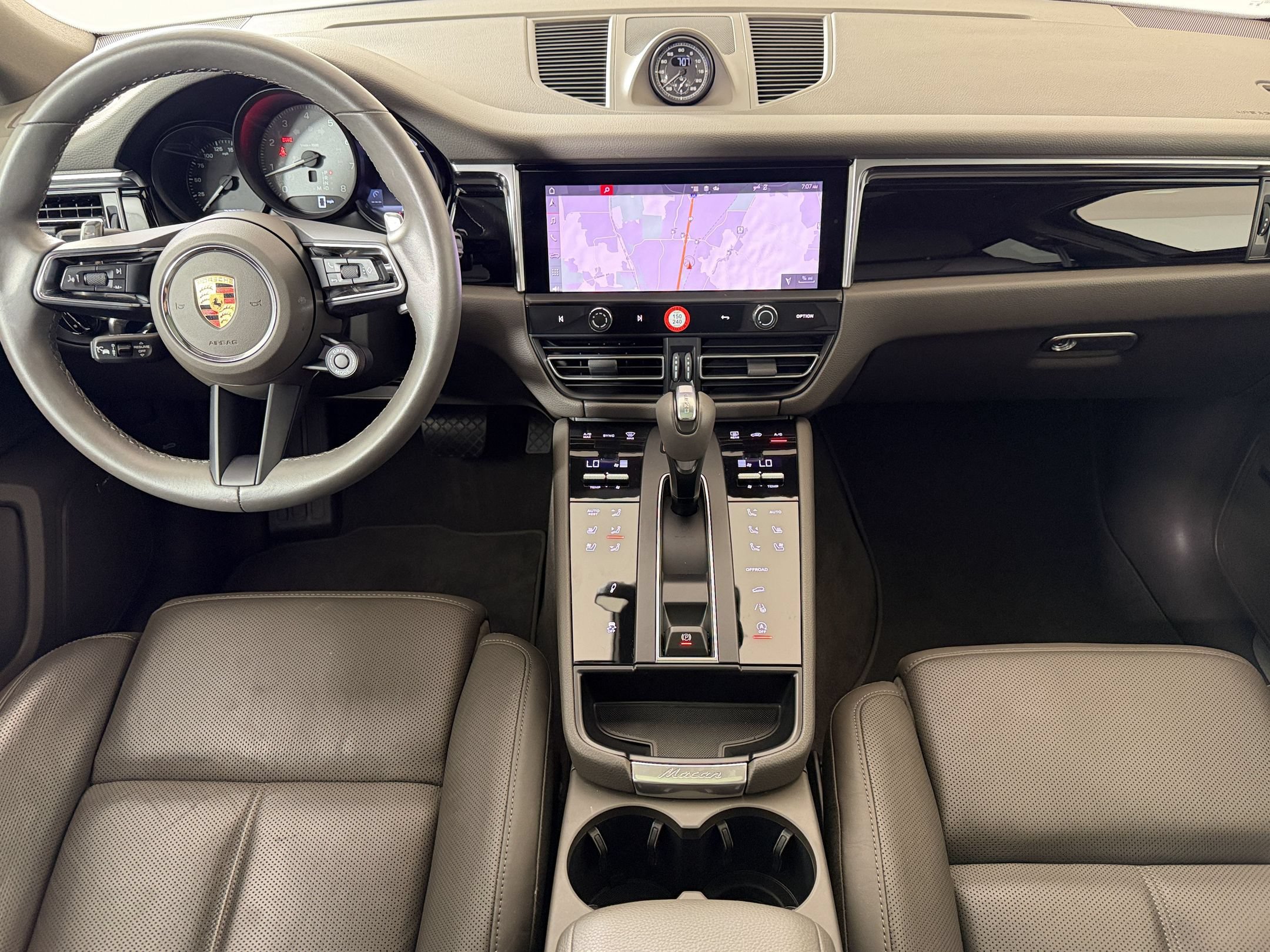 Certified 2024 Porsche Macan S AWD/4WD image 17