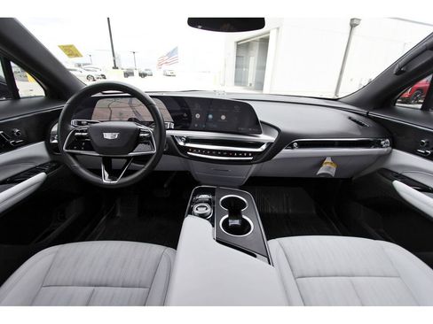 Certified 2024 Cadillac Lyriq Luxury RWD image 9