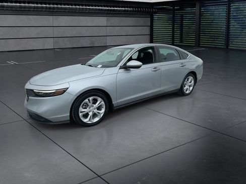 Used 2023 Honda Accord LX image 4
