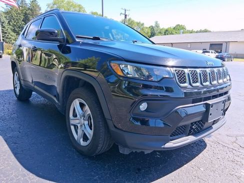 Used 2024 Jeep Compass Latitude AWD/4WD image 7