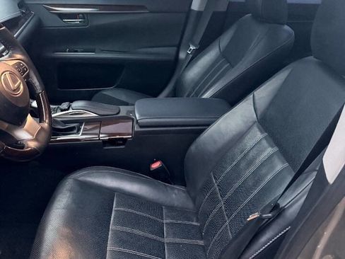 Used 2018 Lexus ES 350 w/ Ultra Luxury Package image 14