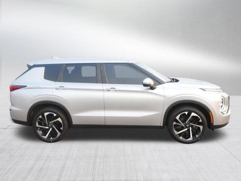 Used 2022 Mitsubishi Outlander SE AWD/4WD image 8