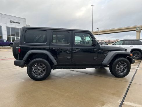 Used 2024 Jeep Wrangler Sport S image 15