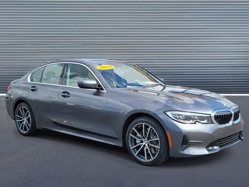 Used 2022 BMW 330i Sedan w/ Convenience Package RWD image 2