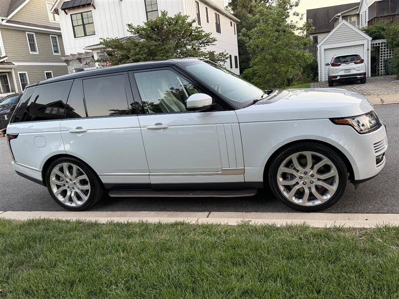 Used 2017 Land Rover Range Rover Supercharged AWD/4WD image 7