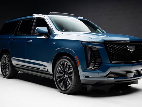 Used 2025 Cadillac Escalade Sport Platinum w/ LPO, ONYX Package RWD image 91