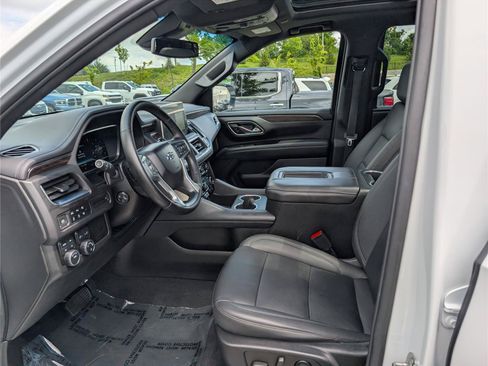 Used 2023 Chevrolet Tahoe Z71 w/ Luxury Package AWD/4WD image 18