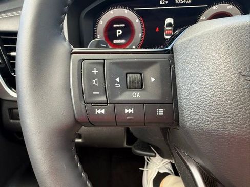 Used 2025 Nissan Rogue SL w/ Tech Package image 33