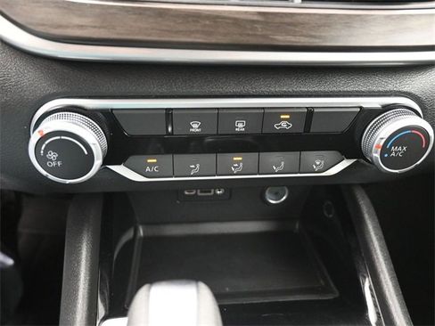 Used 2024 Nissan Altima 2.5 SV image 9