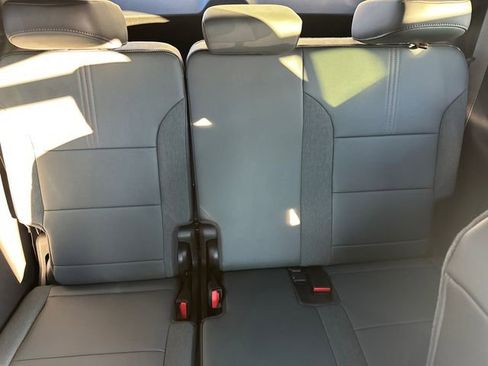 Used 2025 GMC Acadia AT4 w/ Luxury Package image 20