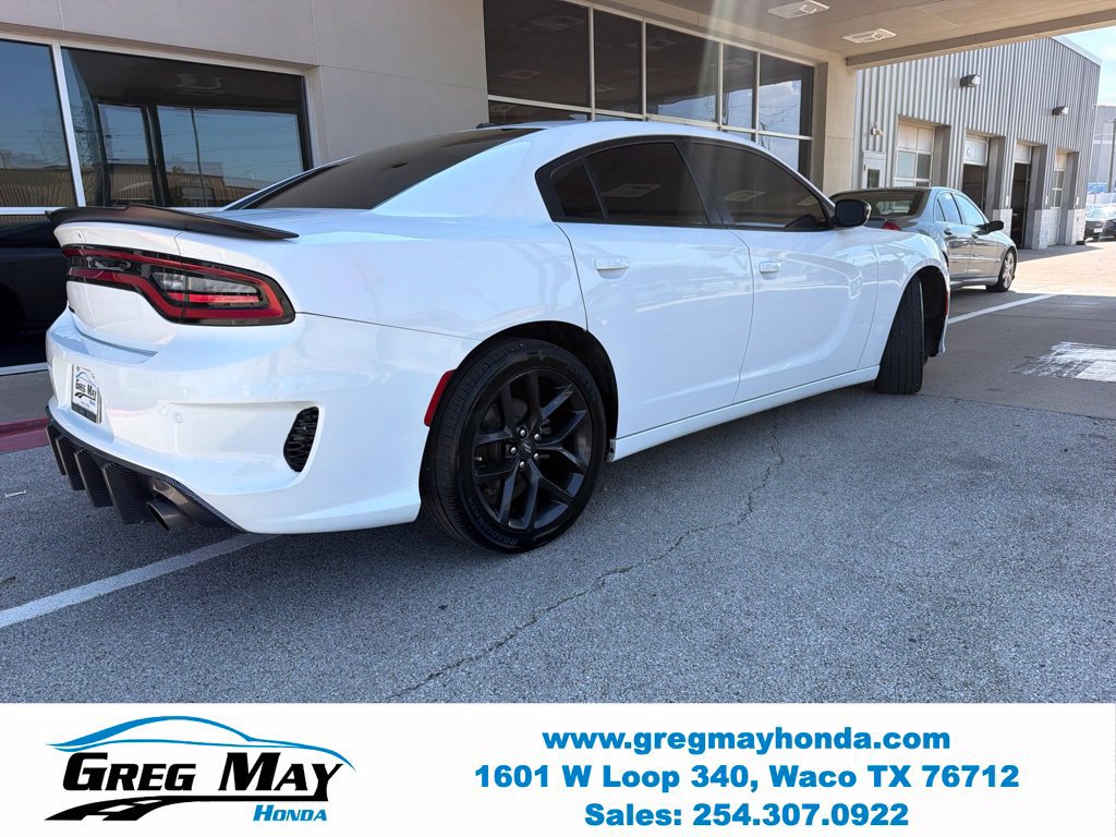 Used 2022 Dodge Charger SXT w/ Blacktop Package RWD image 3
