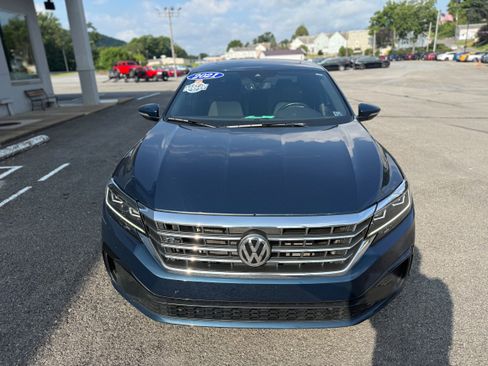 Used 2021 Volkswagen Passat 2.0T R-Line image 4