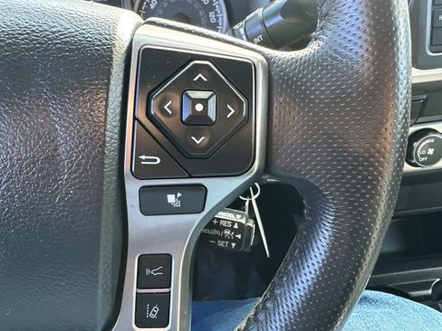 Certified 2019 Toyota Tacoma SR5 w/ SR5 Appearance Package (SM) image 29