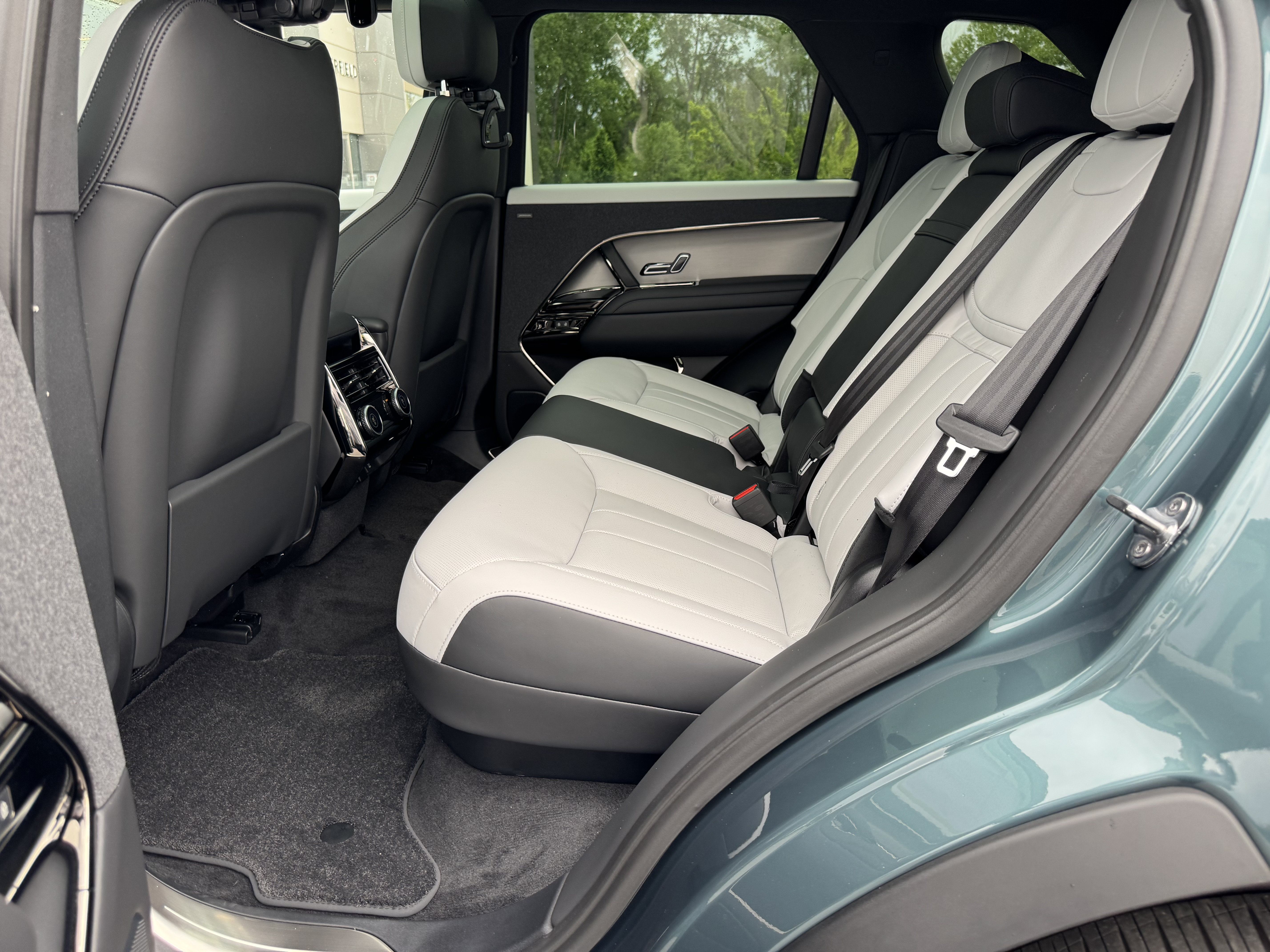 New 2026 Land Rover Range Rover Sport Dynamic SE AWD/4WD image 5