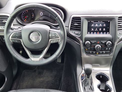 Used 2018 Jeep Grand Cherokee Limited image 28