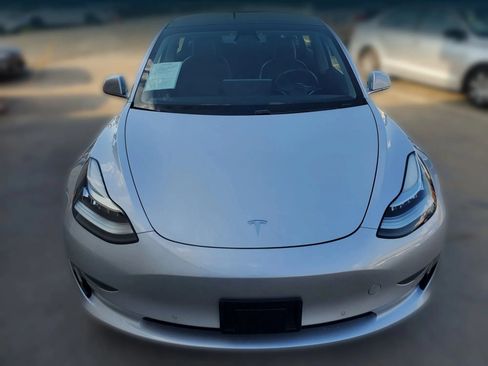 Used 2018 Tesla Model 3 Long Range RWD image 16