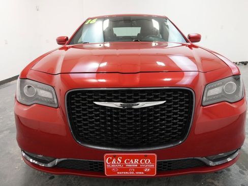Used 2016 Chrysler 300 S image 2