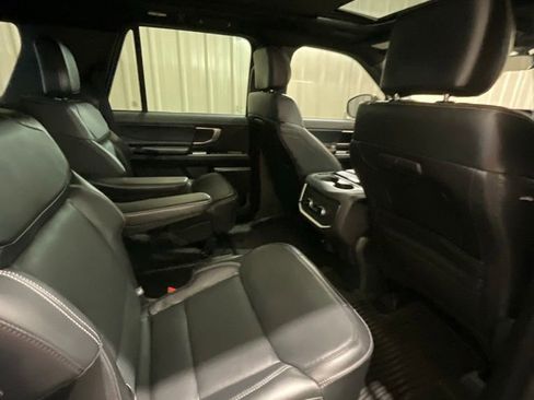 Used 2025 Ford Expedition Platinum w/ Stealth Performance Package AWD/4WD image 13