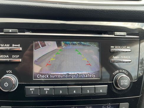 Used 2015 Nissan Rogue SV AWD/4WD image 19