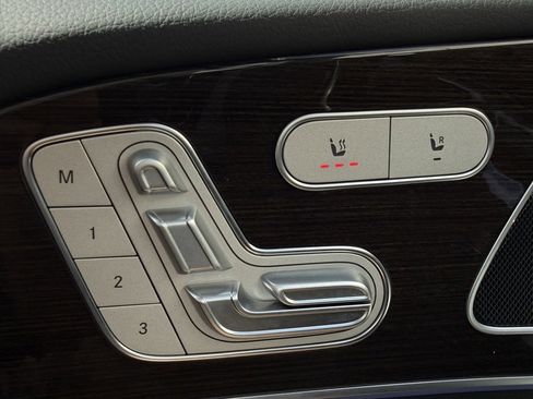 Used 2025 Mercedes-Benz GLE 450e 4MATIC image 16