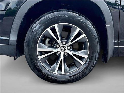 Used 2016 Toyota Highlander XLE AWD/4WD image 10