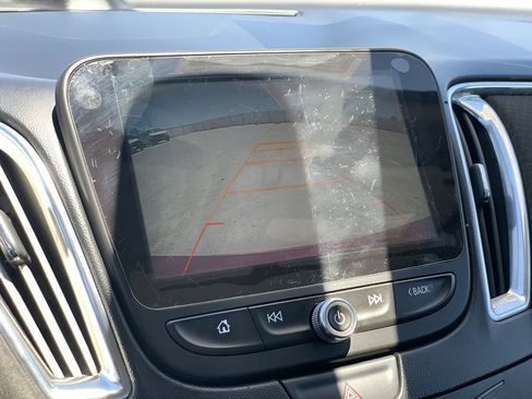 Used 2016 Chevrolet Malibu LT FWD image 13