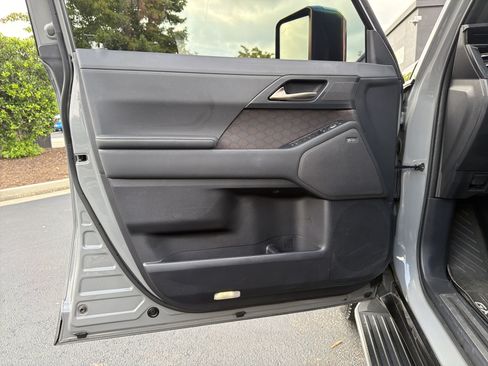 Used 2025 Lexus GX 550 w/ Accessory Package (2T) AWD/4WD image 30