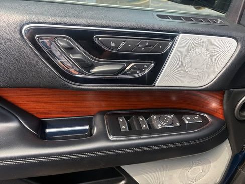 Used 2018 Lincoln Navigator L Reserve w/ Technology Package AWD/4WD image 19