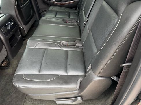 Used 2016 GMC Yukon XL SLT w/ HD Trailering Package AWD/4WD image 17