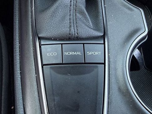 Used 2023 Toyota Camry SE w/ Convenience Package image 20