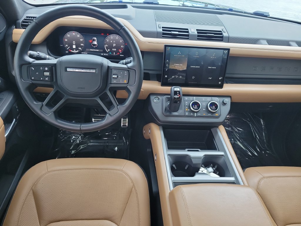 Used 2025 Land Rover Defender 110 X AWD/4WD image 17