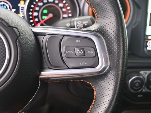Used 2022 Jeep Gladiator Mojave w/ Cold Weather Group AWD/4WD image 35