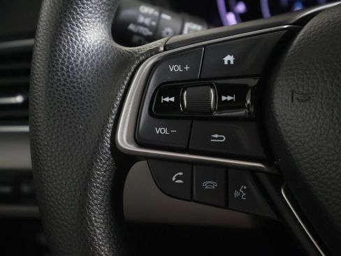 Used 2020 Honda Accord EX image 38