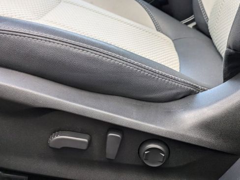 Used 2020 Subaru Forester Premium image 4