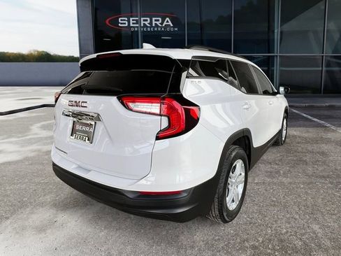 Used 2023 GMC Terrain SLE w/ Driver Convenience Package image 4